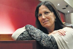 Claudia Piñeiro: "Hay que iniciar a las personas para que sean lectoras"