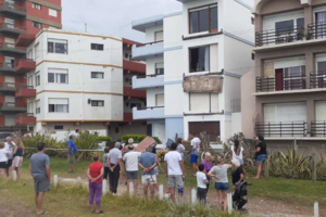 Se derrumbaron tres balcones en Villa Gesell