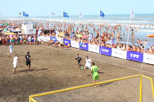 YPF llevó el fútbol de las selecciones a la playa