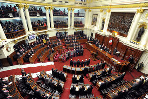 Con pocas ganas, Perú elige a su nuevo Parlamento 