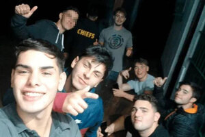La selfie de los rugbiers tras matar a Fernando Báez Sosa: sonrientes y con pulgares arriba