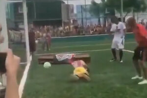 Brasil: lo mató la policía y sus amigos lo homenajearon con un gol post mortem (Fuente: Captura de vídeo )