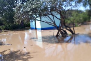 La inundación dejó a poblaciones aisladas sin agua ni alimentos