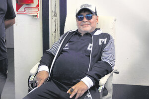 Maradona festejó el cumpleaños del Zurdo López