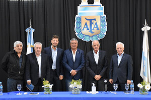 Tapia consiguió la "unión" del fútbol argentino