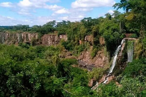 Las Cataratas del Iguazú sin agua y sin turistas por el coronavirus