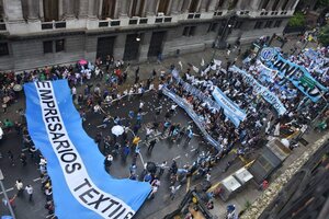 "La gente no tiene con qué comprar, eso explica todo"