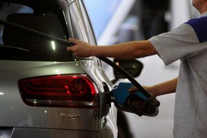 "No va a haber baja en los combustibles" (Fuente: Alejandro Leiva)