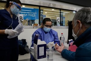 Cómo se hacen los tests rápidos de coronavirus en las estaciones de trenes (Fuente: Bernardino Avila)