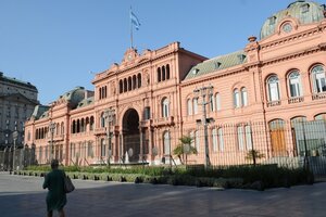 Fake news: un comunicado de Casa Rosada desmiente "versiones falsas" sobre el viaje de Alberto Fernández a Neuquén (Fuente: Guadalupe Lombardo)
