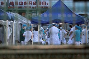 Advierten que el virus que circula en Pekín puede ser más agresivo que el de Wuhan (Fuente: AFP)