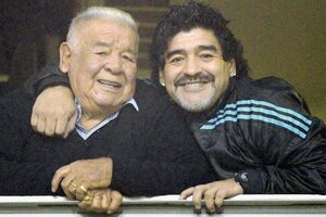 El fútbol argentino conmovió las redes con emotivos homenajes en el Día del Padre (Fuente: AFP)