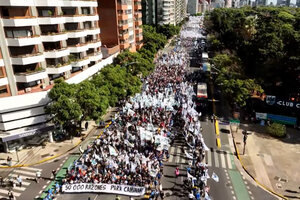 🔴En vivo. "30.000 razones para caminar": La Cámpora marcha desde la exESMA a Plaza de Mayo