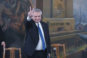 Alberto homenajeó a Perón en la CGT con mensajes para CFK