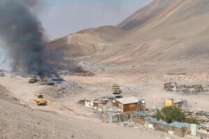 Cómo se formó el basural a cielo abierto de ropa en Atacama