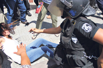 El Gobierno de Morales justificó la represión a Mayra Mendoza (Fuente: Télam)