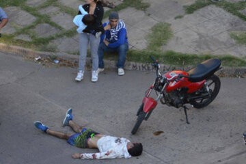 El 22 de marzo de 2014, a David Moreira le propinaron una paliza mortal en la calle Marcos Paz.