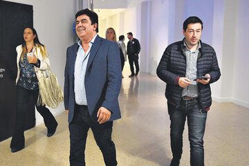 El presidente del PJ bonaerense, Fernando Espinoza, y el intendente de Malvinas, Leo Nardini. (Fuente: Télam)