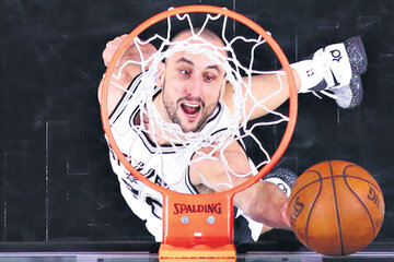 Spurs y Rockets (Fuente: AFP)