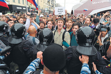 Cientos de personas fueron detenidas en Rusia, la mayoría en la capital y en San Petersburgo. (Fuente: AFP)