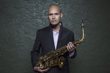 El saxofonista Miguel Zenón toca mañana en el Galpón 13.