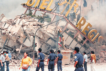 En el centro de la capital, más de 50.000 edificios colapsaron. (Fuente: AFP)