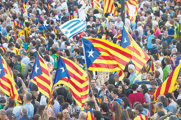 Hoy Cataluña intenta elegir su destino (Fuente: EFE)