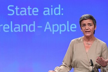 La comisaria Vestager hace el anuncio del juicio a Irlanda por el caso Apple. (Fuente: AFP)