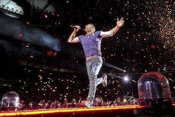Ante una multitud que vibra con sus canciones, la banda británica Coldplay se presentó en el Estadio Único con su gira "A Head Full Of Dreams Tour". (Fuente: Télam/Gens Fernando)