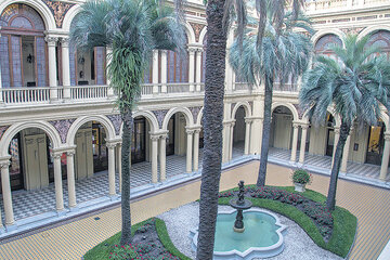 Un negocio bien alto en la Casa Rosada