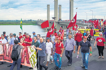 En Porto Alegre esperan al popular Lula (Fuente: AFP)