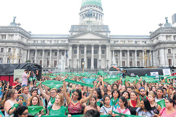 La ola verde inundó el Congreso Nacional (Fuente: Leandro Teysseire)