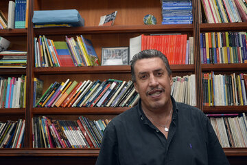 Pérez, el editor, reconoce una deuda con la difusión de la literatura regional. (Fuente: Sebastián Joel Vargas)