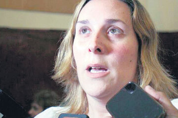 Jésica Gopar acusa al Gobierno de desamparar a los familiares de los submarinistas.