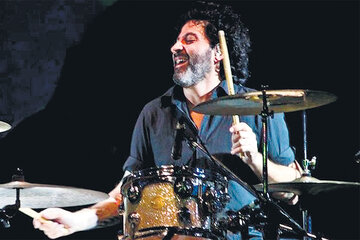Franco Salvador, baterista del grupo Pez.