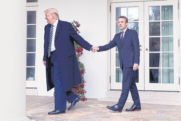 Los presidentes Trump y Macron mantuvieron una reunión y luego dieron una conferencia de prensa desde la Casa Blanca. (Fuente: AFP)