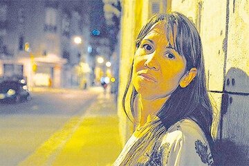 Ivana Rosales retratada cuando presentó la demanda ante la CIDH.