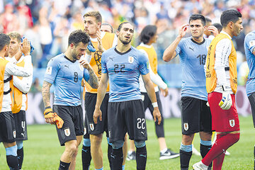 Llantos en el final. Los uruguayos se despiden de Rusia, donde hicieron un gran Mundial. (Fuente: AFP)
