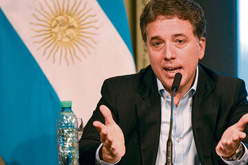 El ministro de Hacienda, Nicolás Dujovne, designado para salir a reafirmar el mensaje de Mauricio Macri.