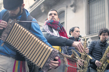 “Le da más poder a la policía”