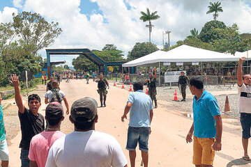 En Pacaraima, estado de Roraima, los pobladores atacaron un campamento de venezolanos. (Fuente: EFE)