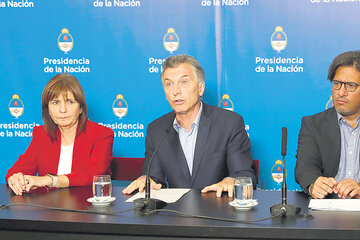 “No entiendo. En nombre de todos los argentinos, no entiendo. No en-tien-do”, insistió Macri.