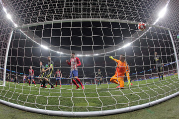 Godín acaba de marcar el segundo gol del Atlético ante la Juventus. (Fuente: EFE)