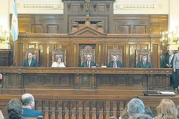 El gobernador puntano le ganó la pulseada a Mauricio Macri, con el voto de la Corte Suprema a su favor. (Fuente: NA)