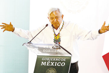 “No fui militante del partido comunista PSUM-PCM, pero sí apoyaba a luchadores sociales”, dijo López Obrador.