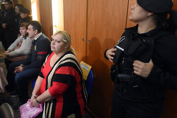 Gabriel Strumia, su esposa Roxana Michl, y Mirta Rusñisky, principales acusados en el inicio del juicio. (Fuente: Sebastián Granata)