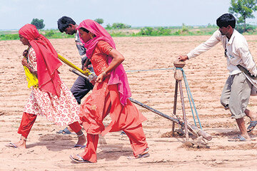 Las condiciones laborales en las zonas rurales de la India atrasan siglos. (Fuente: AFP)