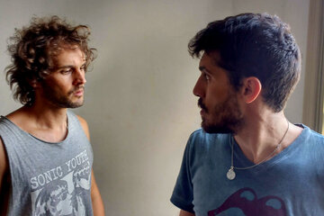 Alex Muiños y Andrés Pellegrino integran el elenco junto a Sofía Ormaechea.