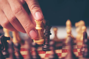 La partida de ajedrez – La felicidad a través de la locura