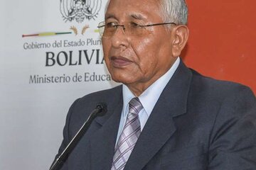 El ministro de Educación de Bolivia dijo que el MAS enseñaba marxismo en las escuelas 